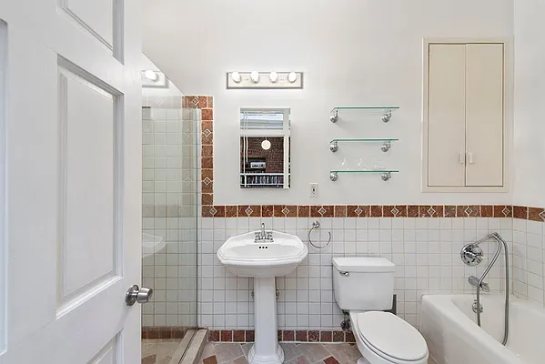 Sold by Nest Seekers International | media 5