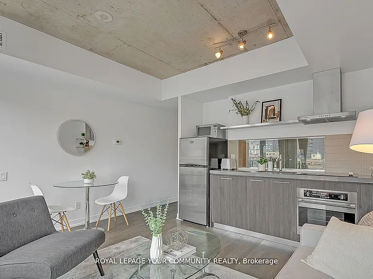 560 King St W #510 — Photo 7