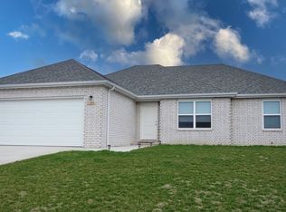 1209 Aundria Ave, Monett, MO 65708