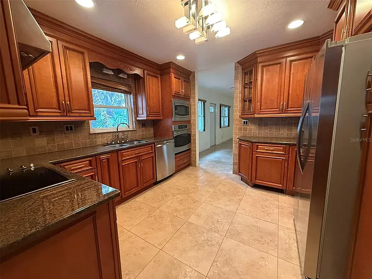 215 S West Shore Blvd — Photo 26