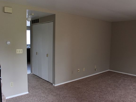 2nd image of 7516 Mount Whitney St