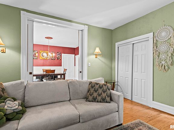 5th image of 1015 W Washington St