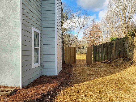4th image of 1915 Towne Manor Dr NW