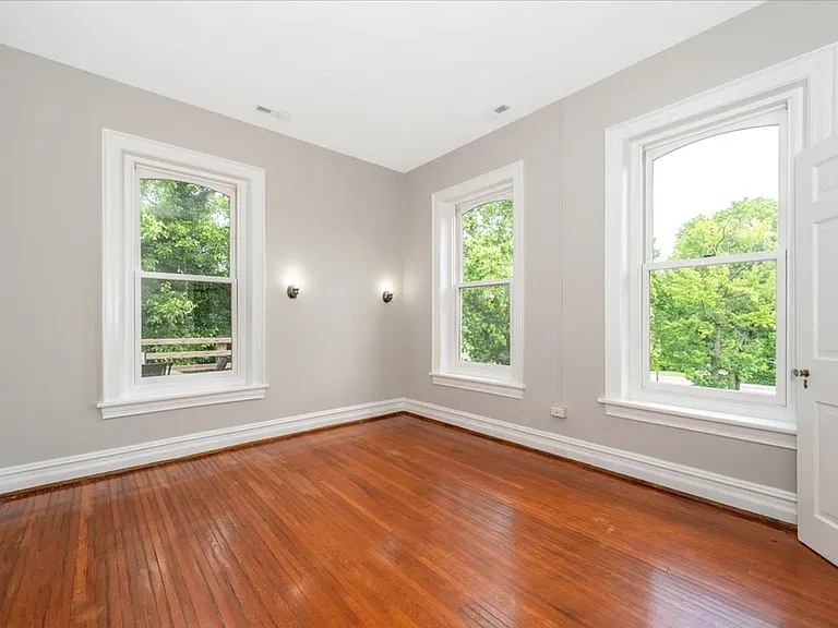 457 N Potomac St — Photo 14