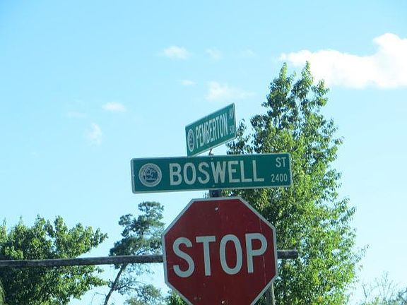 5th image of 2460 Boswell St