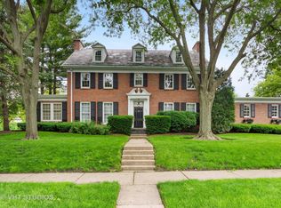 250 W Cuttriss St, Park Ridge, IL 60068