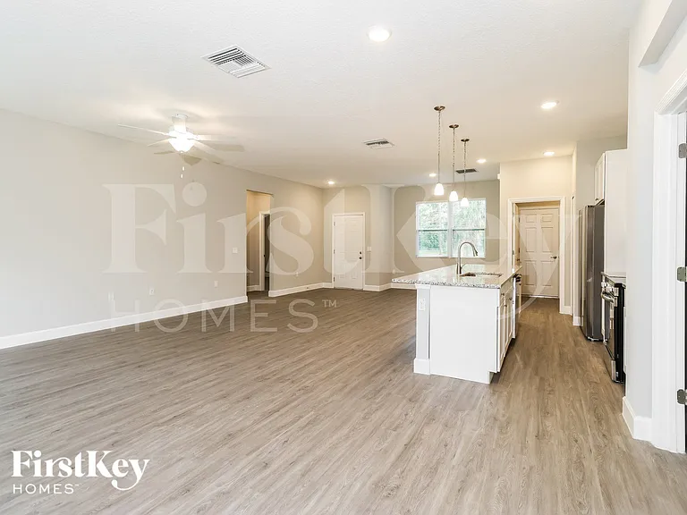 121 Dailey St SE — Photo 4