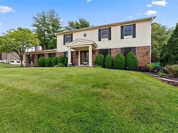 4th image of 2308 Fairoyal Dr