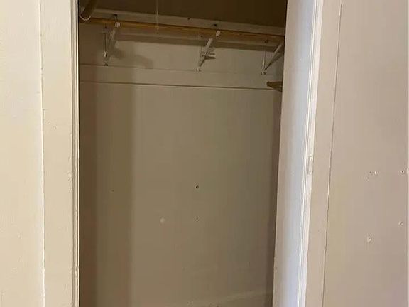 4th image of 310 Dani St