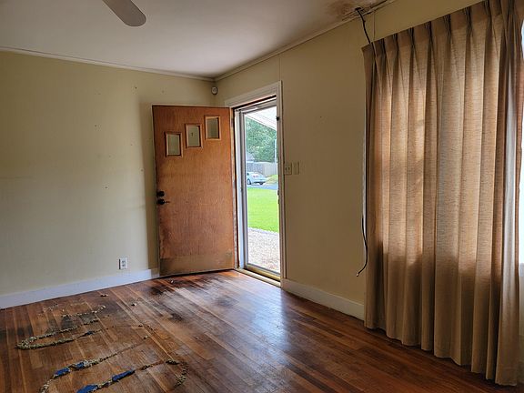 2nd image of 4210 County Ave