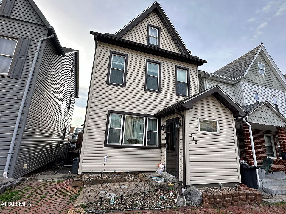 1st image of 210 Crawford Ave