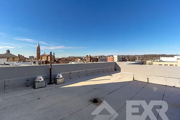 Rented by EXR | media 15