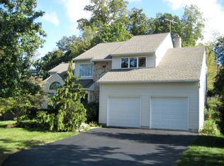 104 Shady Hill Dr, Chalfont, PA 18914