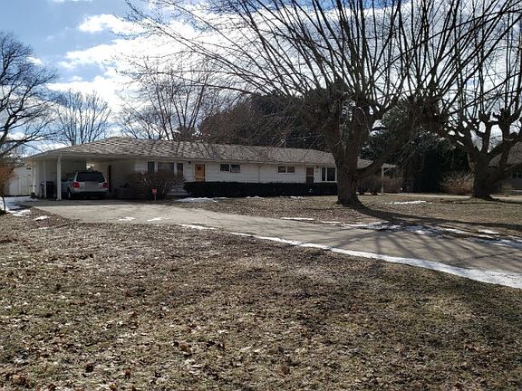 2nd image of 2040 W Marquette Woods Rd