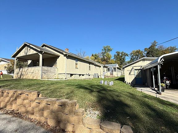 4th image of 1024 W Country Club Dr