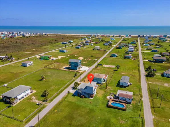 3920 2nd St, Galveston, TX 77554