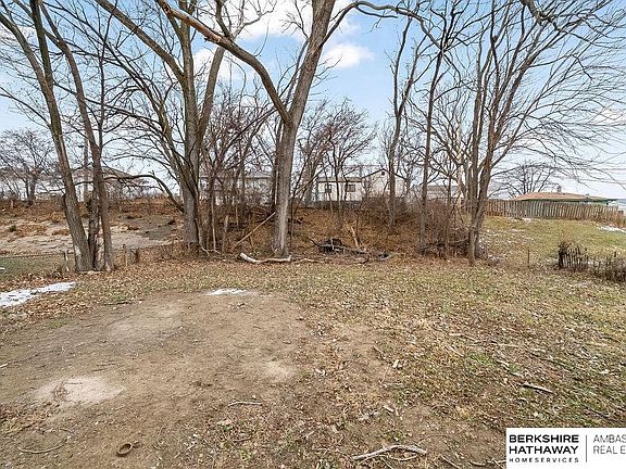 4th image of 5324 N 46th St