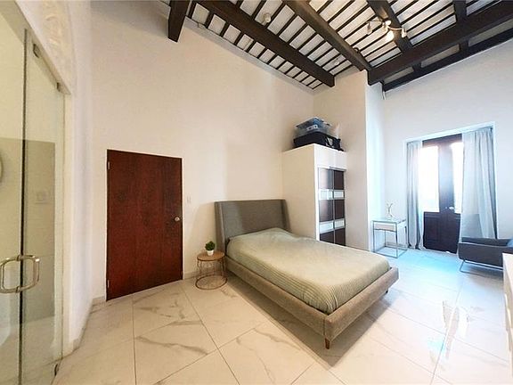 5th image of 314 FORTALEZA STREET