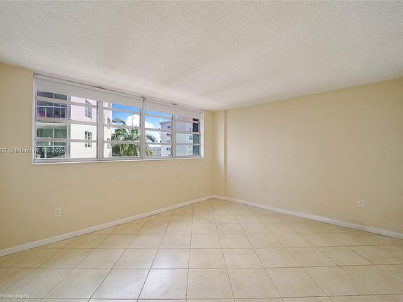 5th image of 800 West Ave APT 534
