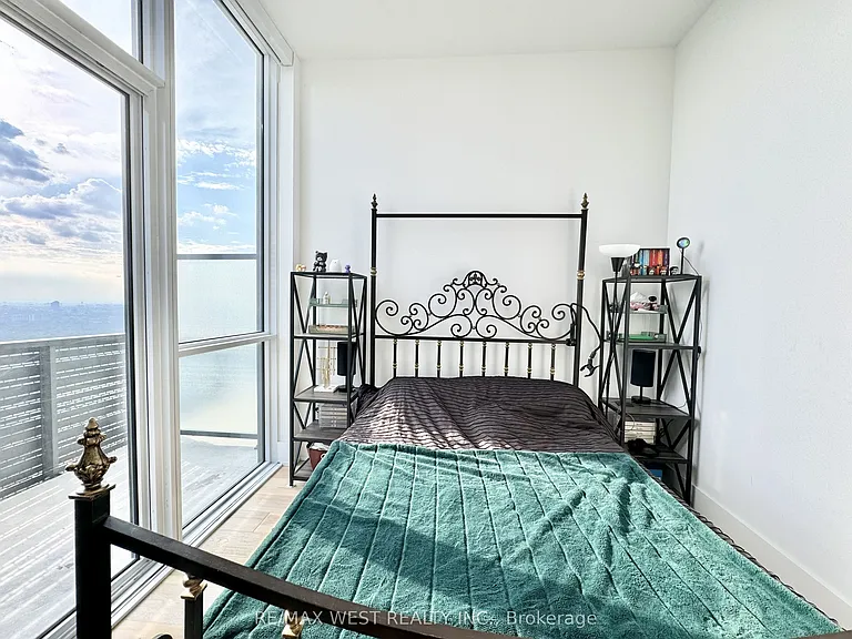 39 Roehampton Ave #4603 — Photo 49