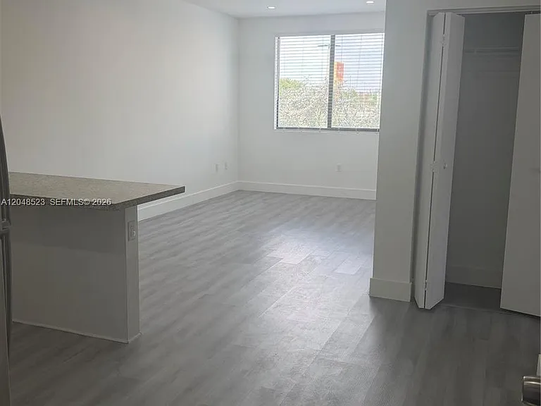 853 E 24th St #403 — Photo 3