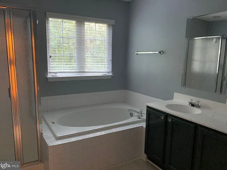 13689 Saint Johns Wood Pl — Photo 7