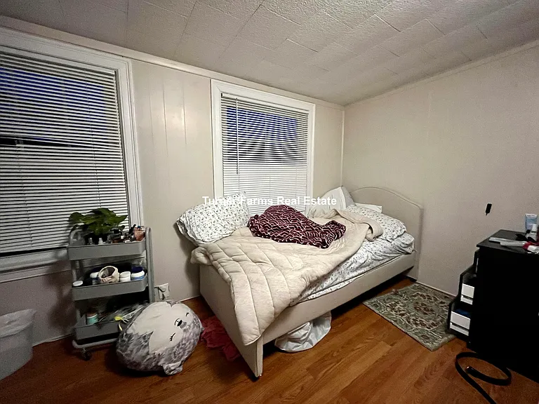 158 W Adams St #2 — Photo 11