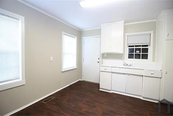 2 bed, $1,000 — Photo 3