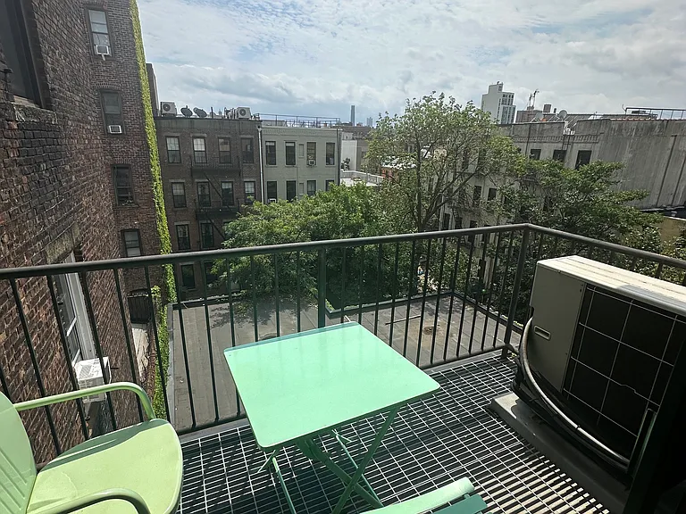 390 S 2nd St #4C — Photo 8