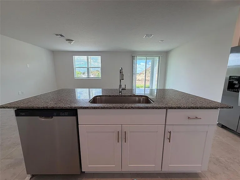 5009 Katrina Dr — Photo 47