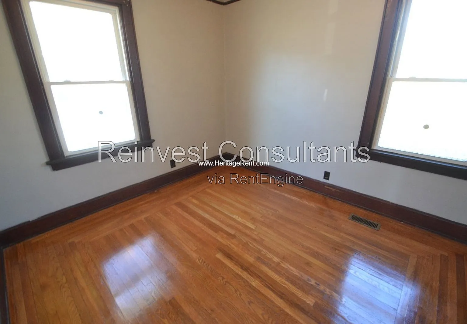 3 bed, 1.0 bath, 944 sqft, $1,595 — Photo 4