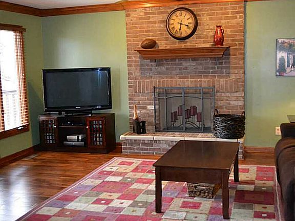 3rd image of 7281 Oakbay Dr