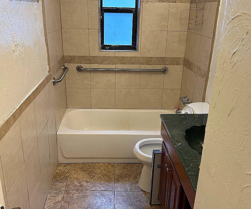 2nd image of 1617 W 13th St #2