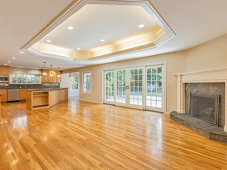 794 Manor Way — Photo 9
