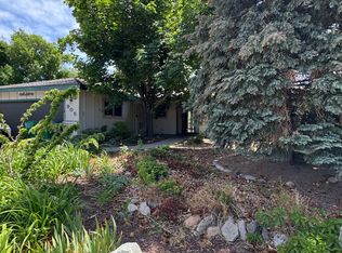 905 W Winnie Ln, Carson City, NV