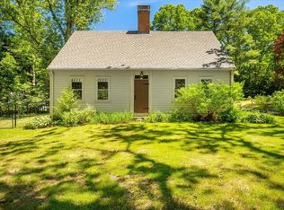 15 Carver St, Halifax, MA 02338