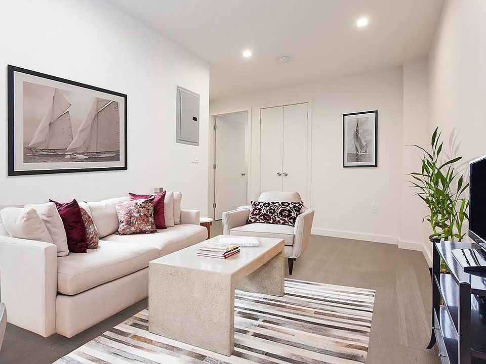 1st image of 316 W 39th St APT 3e