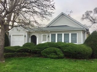 1427 N Northwest Hwy, Park Ridge, IL 60068