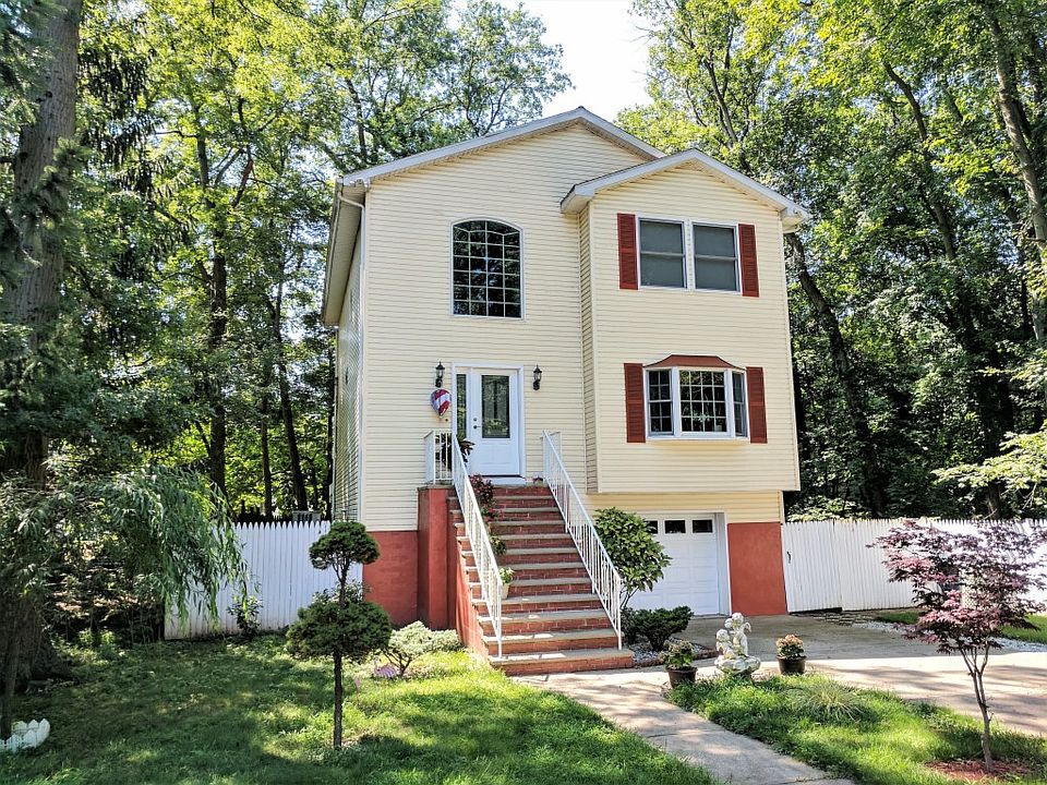 1st image of 53 Beechwood Dr