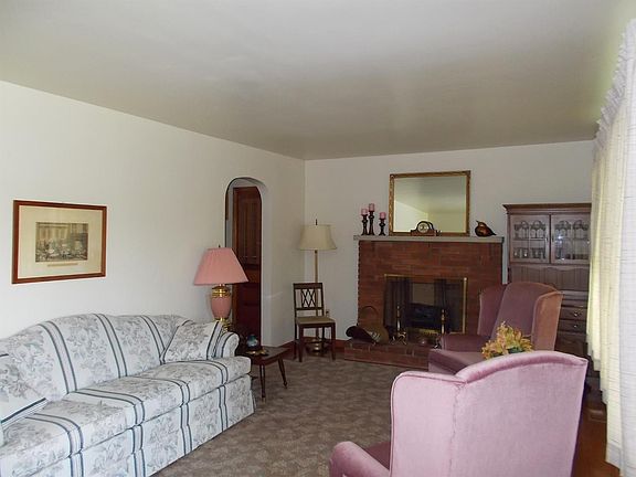 5th image of 817 Maplewood Dr