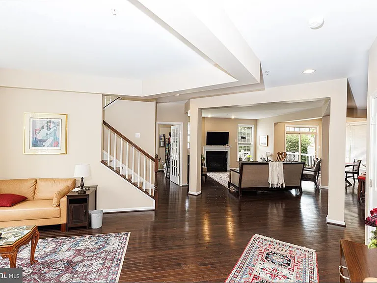 9203 Rice Ave — Photo 4