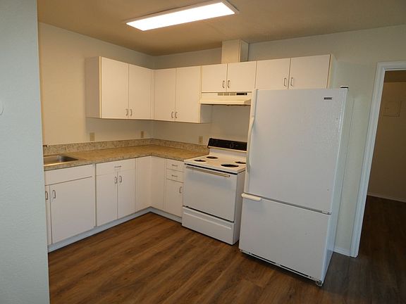 3rd image of 1203 E 1st St #8