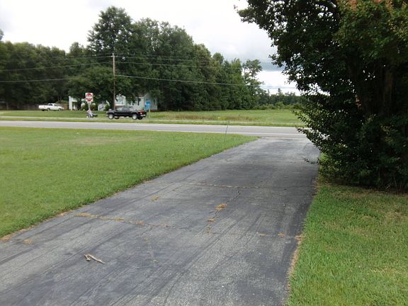 4th image of 5959 Lewis Puller Hwy