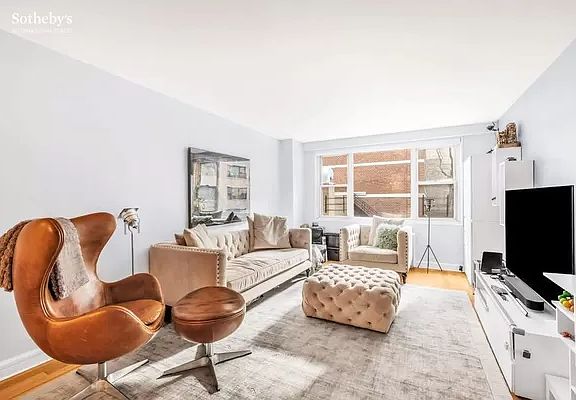 2nd image of 165 W 66th St APT 3J