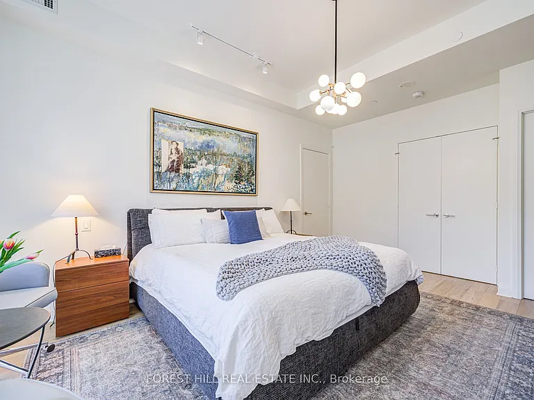 151 Avenue Rd #204 — Photo 11