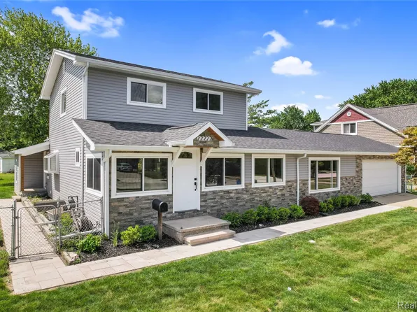 22222 Evergreen St, Saint Clair Shores, MI 48082