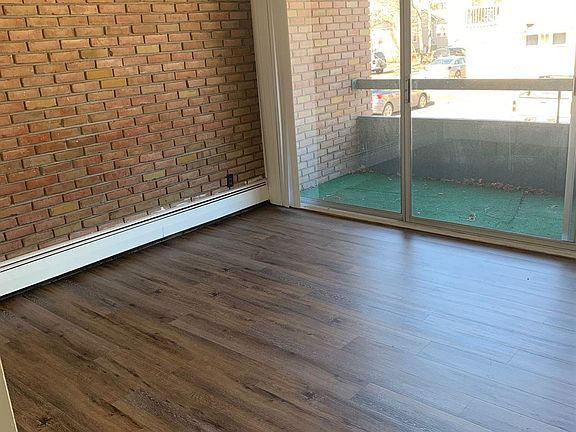 2nd image of 207 Ballard St APT 206