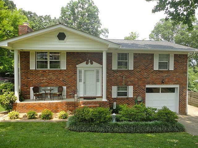 1st image of 3423 Shadowlawn Dr