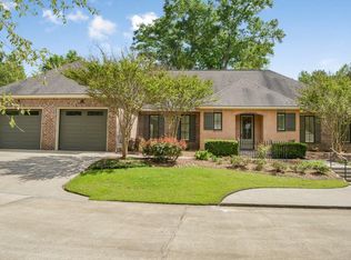 107 Grove Pl, Summit, MS 39666