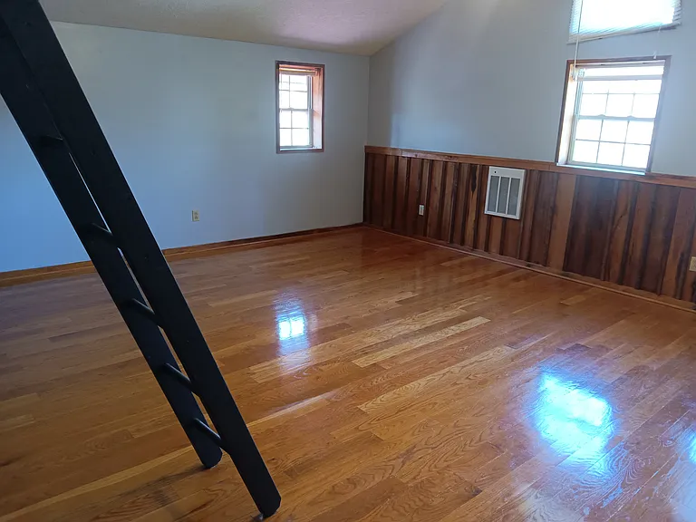 Bonus room Upstairs